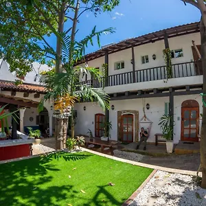  Albergue Island Life